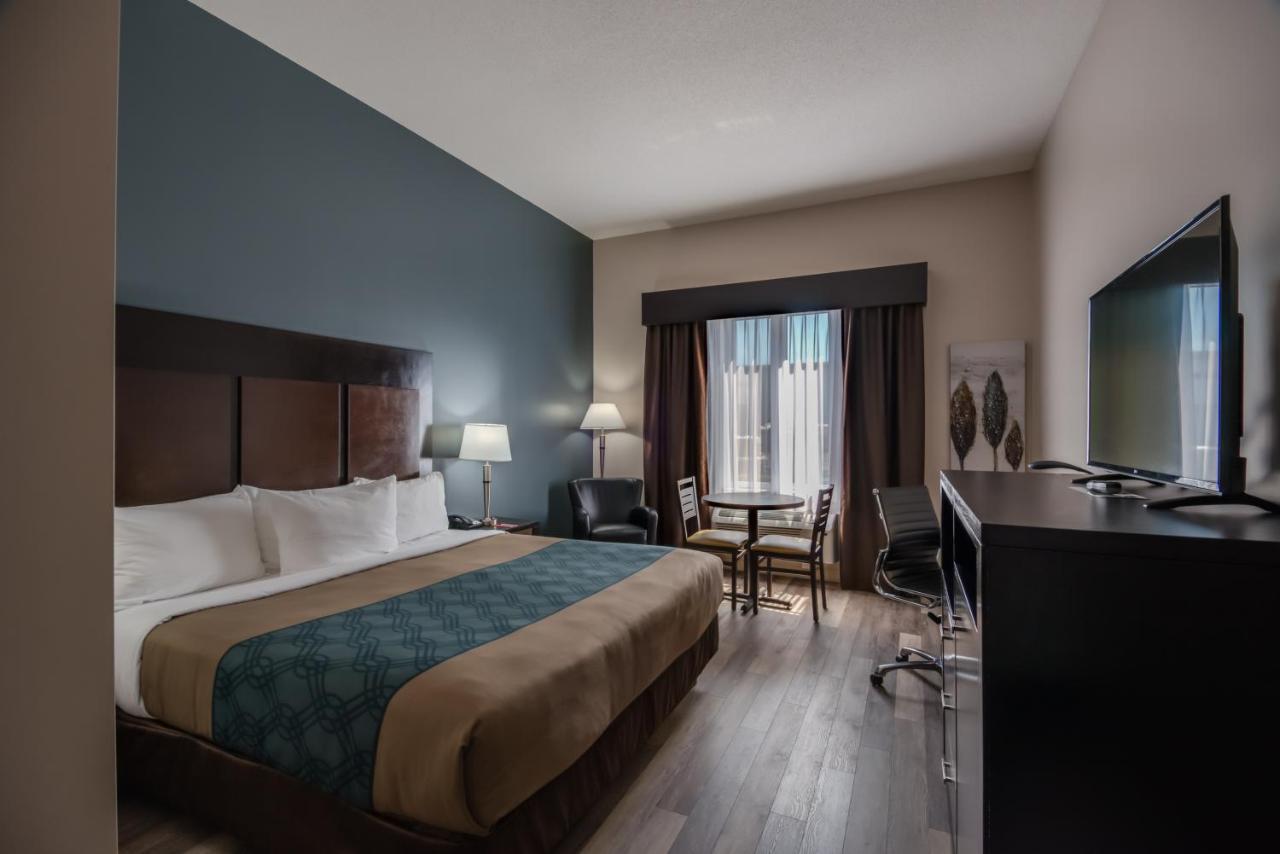 Econo Lodge Inn & Suites Saint-Apollinaire エクステリア 写真