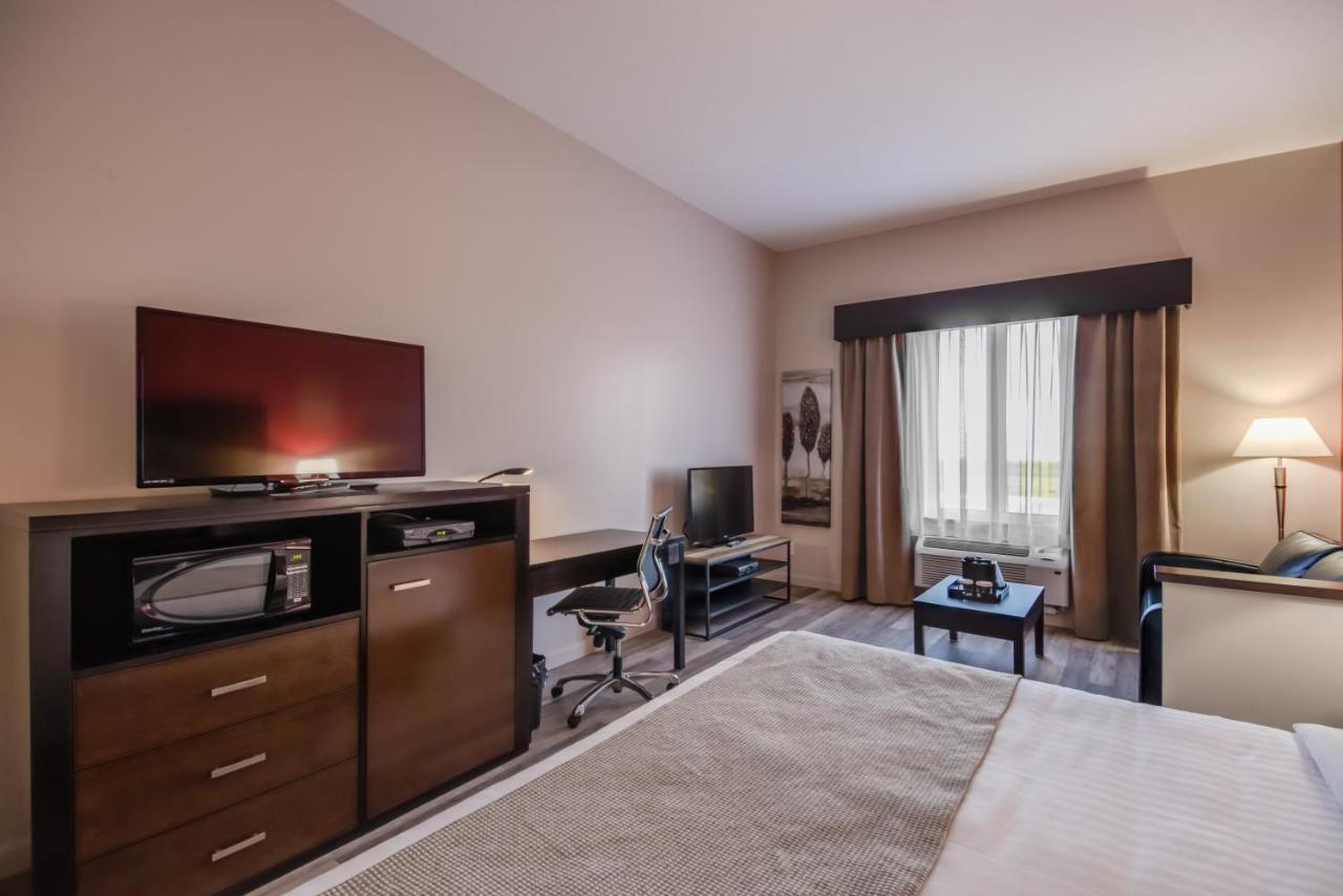 Econo Lodge Inn & Suites Saint-Apollinaire エクステリア 写真